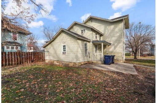 258 S Jackson Street, Janesville, WI 53548