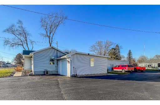 212 Charlton Street, Beaver Dam, WI 53916