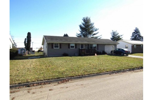 2420 Sherwood Drive, Janesville, WI 53545