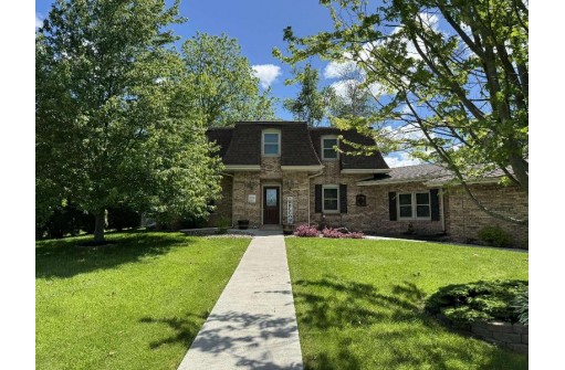 1106 Arbor Oaks Lane, Lancaster, WI 53813