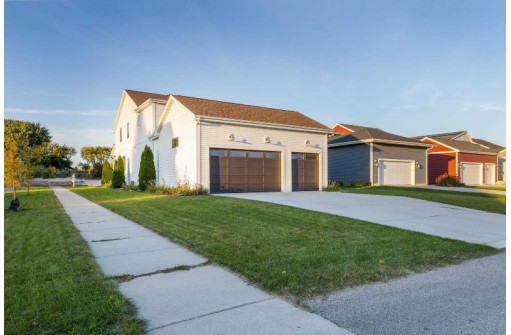 3255 Prospect Drive, Sun Prairie, WI 53590