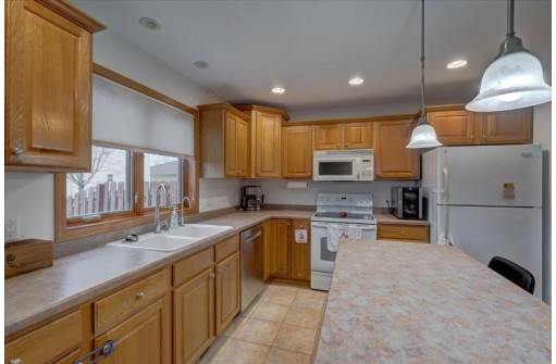 6902 Littlemore Drive, Madison, WI 53718