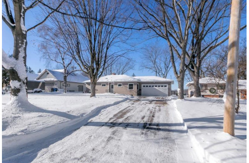 5201 Schluter Road, Monona, WI 53716