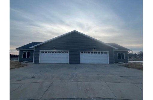 1930 Retzlaff Drive, Reedsburg, WI 53959