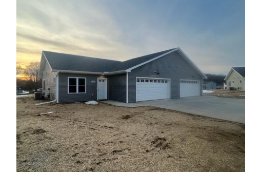 1930 Retzlaff Drive, Reedsburg, WI 53959