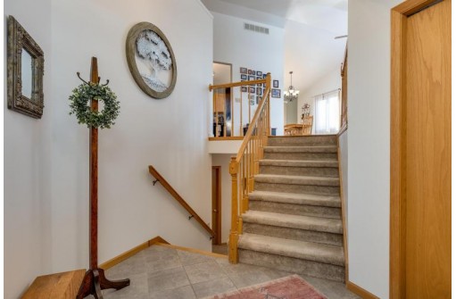 2045 Innsbrooke Drive, Sun Prairie, WI 53590