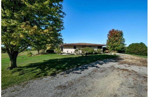 W9085 Highway 39, Blanchardville, WI 53516