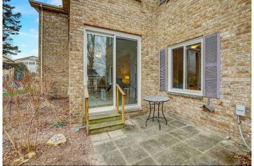 1629 N Golf Glen B, Madison, WI 53704