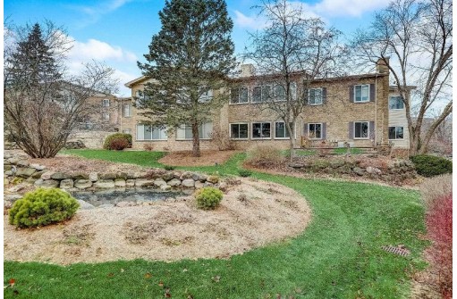 1629 N Golf Glen B, Madison, WI 53704