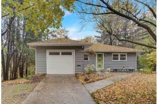 35 Hiawatha Circle, Madison, WI 53711