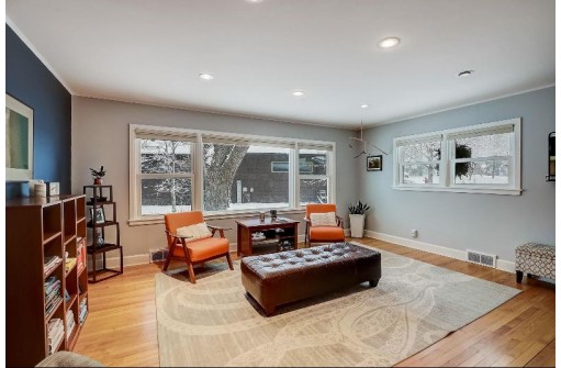 35 Hiawatha Circle, Madison, WI 53711