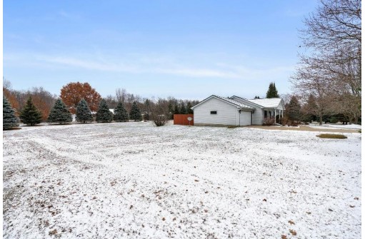 W7728 Patchin Road, Pardeeville, WI 53954