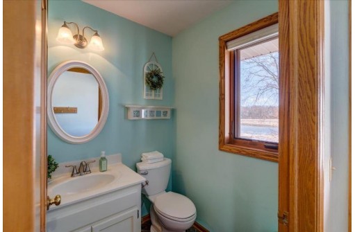 6104 Spring Pond Court, McFarland, WI 53558