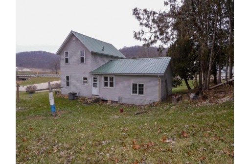 48677 Highway 60, Wauzeka, WI 53826