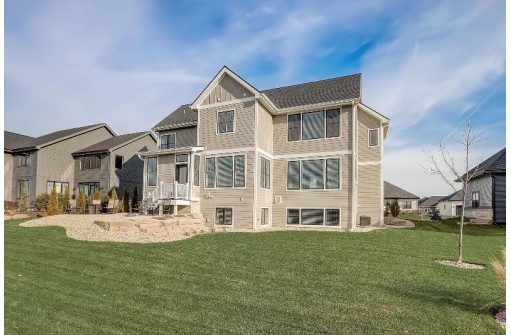 805 Walter Run, Waunakee, WI 53597