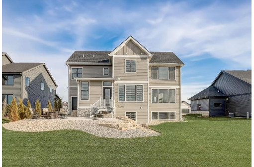 805 Walter Run, Waunakee, WI 53597