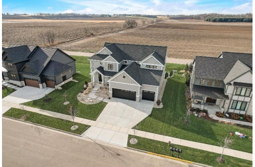 805 Walter Run, Waunakee, WI 53597