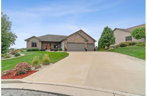 622 Woodhaven Court, Cambridge, WI 53523