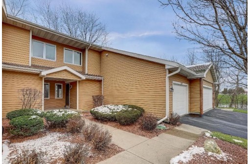 209 Meadow Oak Trail, Waunakee, WI 53597