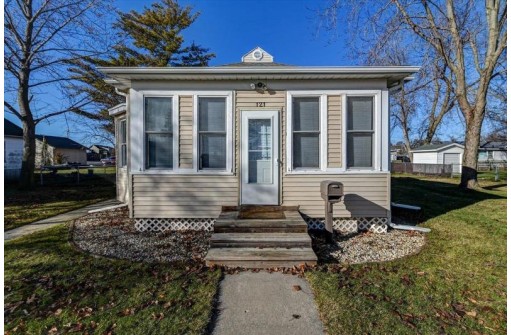 121 Brady Street, Portage, WI 53901