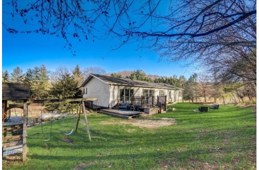 5575 Reeve Road, Mazomanie, WI 53560-9373