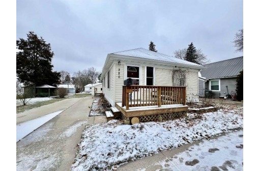 320 11th Street, Baraboo, WI 53913