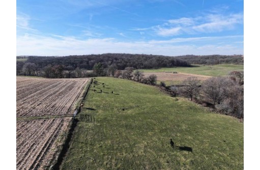 2498 County Road E, Mineral Point, WI 53565