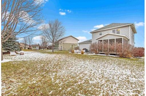 604 Willow Brook Trail, Sun Prairie, WI 53590