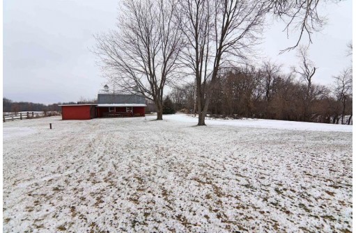 3207 N Emerald Grove Road, Milton, WI 53563