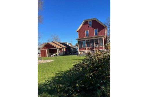 18 Sinclair Street, Janesville, WI 53545