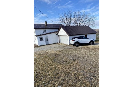 N8176 Kelly Road, Brooklyn, WI 53521