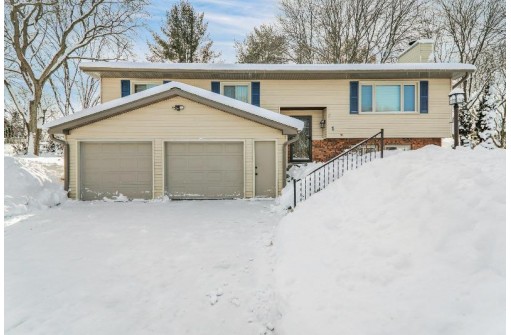 1 E Spyglass Court, Madison, WI 53717