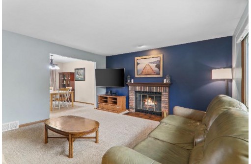 1 E Spyglass Court, Madison, WI 53717