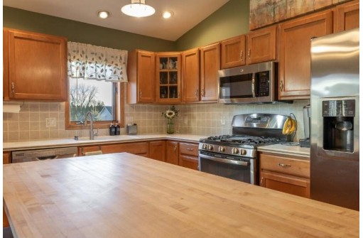 4383 Van Winkle Way, DeForest, WI 53532