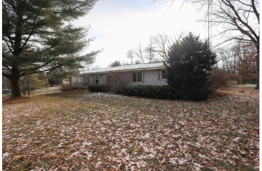 3387 W 3rd Lane, Oxford, WI 53952