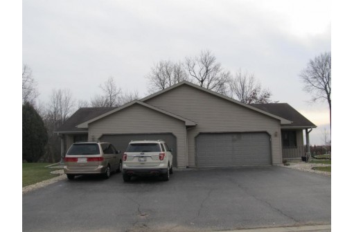 3522-3524 Sheffield Drive, Janesville, WI 53546