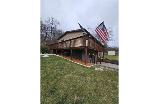 6758 Dutch Hollow Road, Potosi, WI 53820