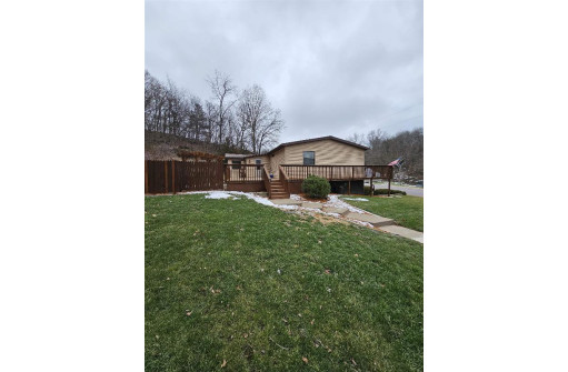 6758 Dutch Hollow Road, Potosi, WI 53820