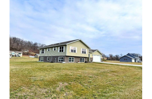 62023 Sugar Loaf Trail, Prairie Du Chien, WI 53821