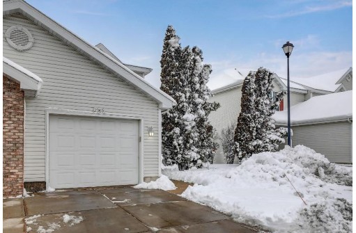 2369 Effingham Way, Sun Prairie, WI 53590-3726