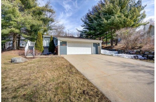 7806 Meadow Court, Middleton, WI 53562