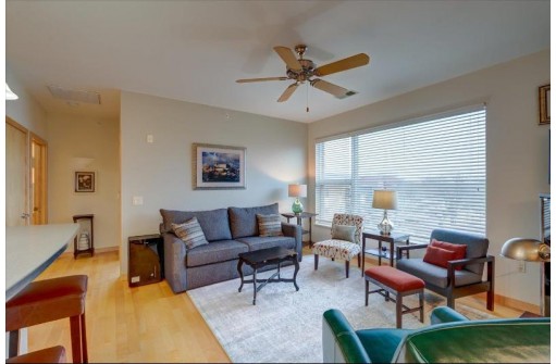 555 S Midvale Boulevard 303, Madison, WI 53711