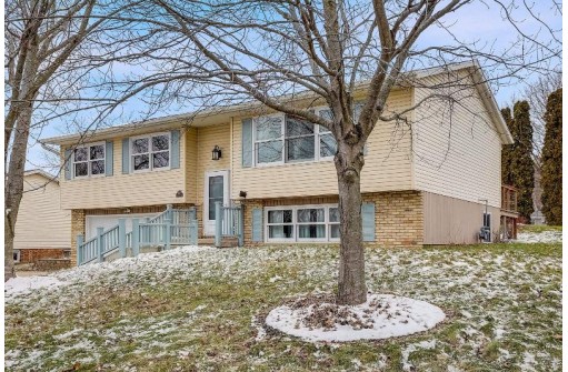 112 Seminole Way, DeForest, WI 53532