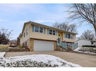 112 Seminole Way DeForest, WI 53532