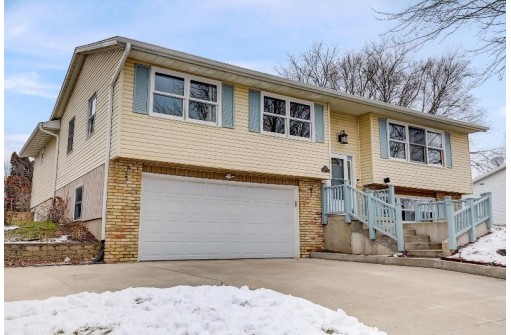 112 Seminole Way, DeForest, WI 53532