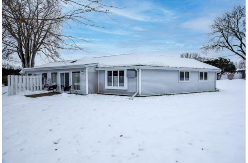 400 Lawn Street, Cambridge, WI 53523