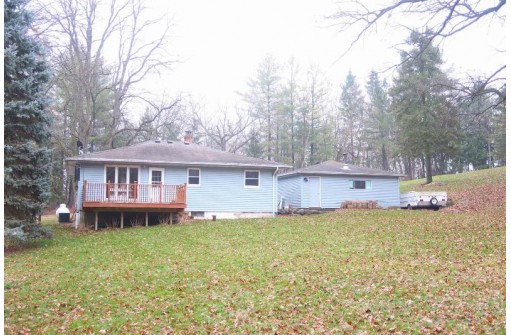 5607 Twin Lane Road, Marshall, WI 53559