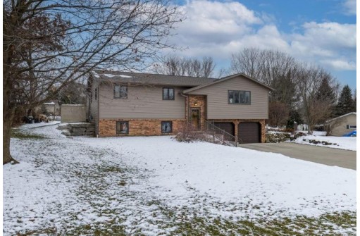 3771 Sunny Wood Drive, DeForest, WI 53532