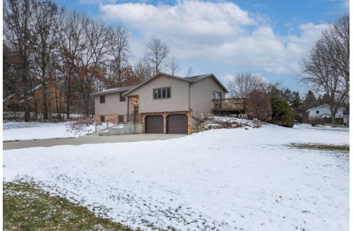 3771 Sunny Wood Drive, DeForest, WI 53532