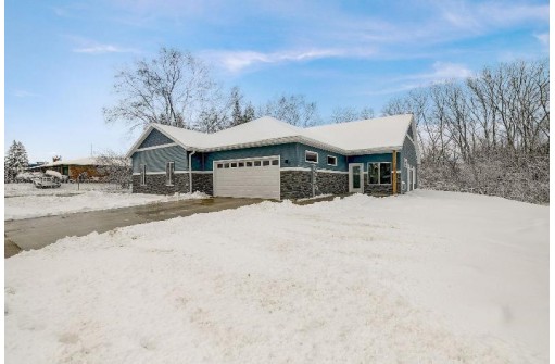 216 Chalet Drive, Stoughton, WI 53589